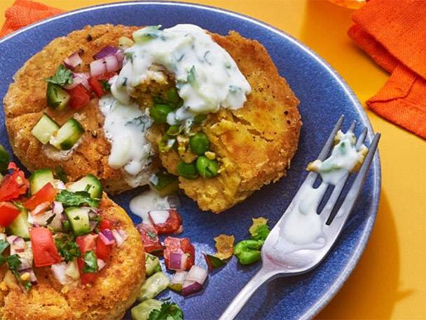 Flatbreads with yogurt sauce and salsa.